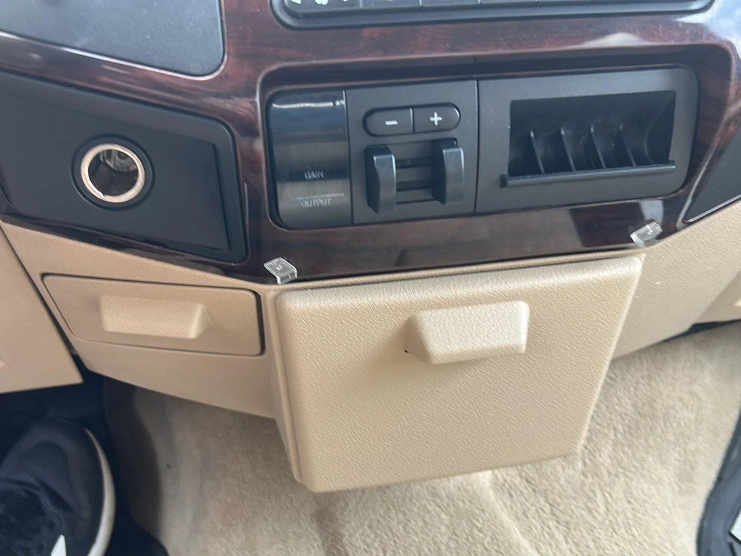 Used 2008 Red Clearcoat Ford Lariat image 22