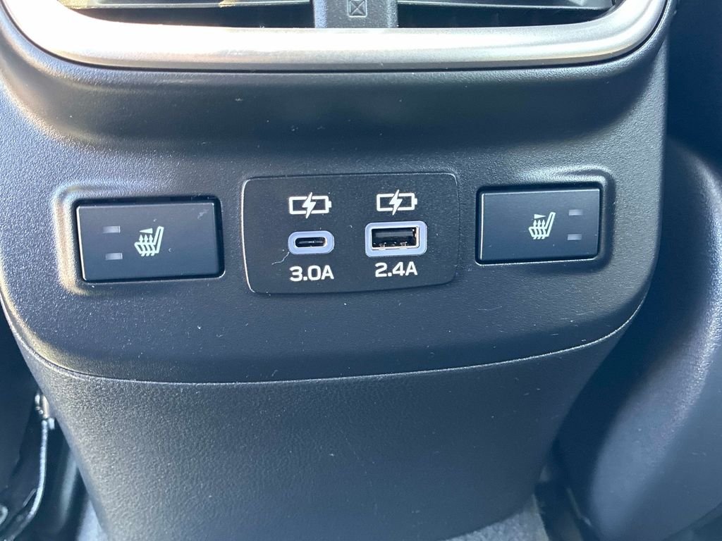 Used 2023  Subaru Limited image 19
