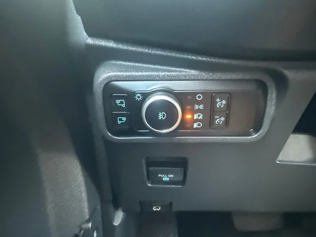 Used 2023 Blue Ford Outer Banks image 18