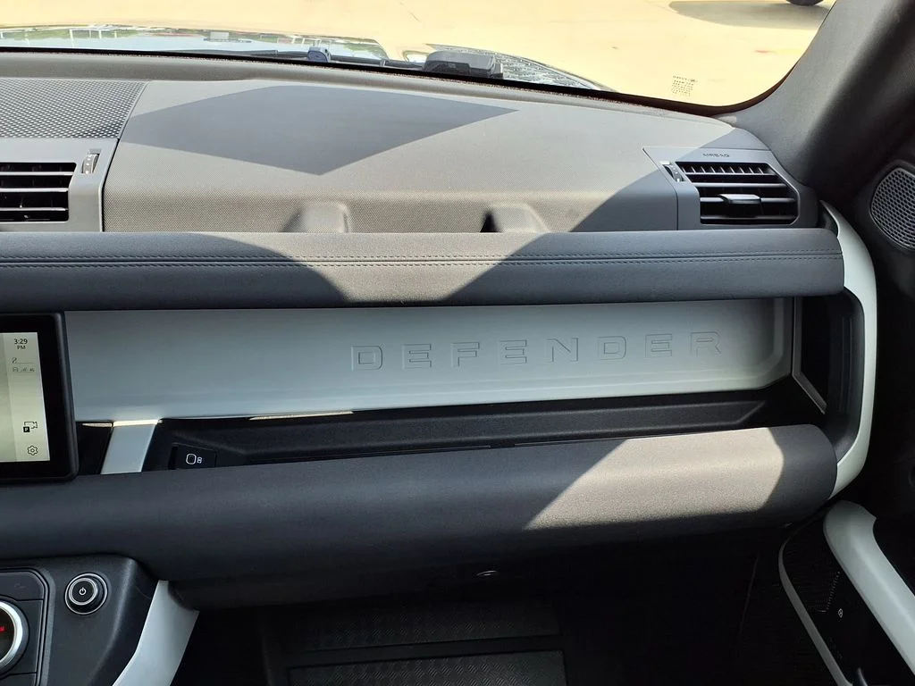 Used 2023 Black Land Rover SE image 34
