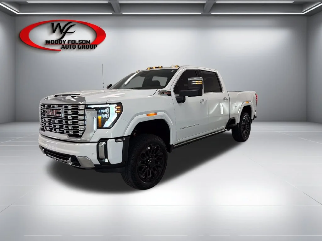 Used 2025 White GMC Denali image 3
