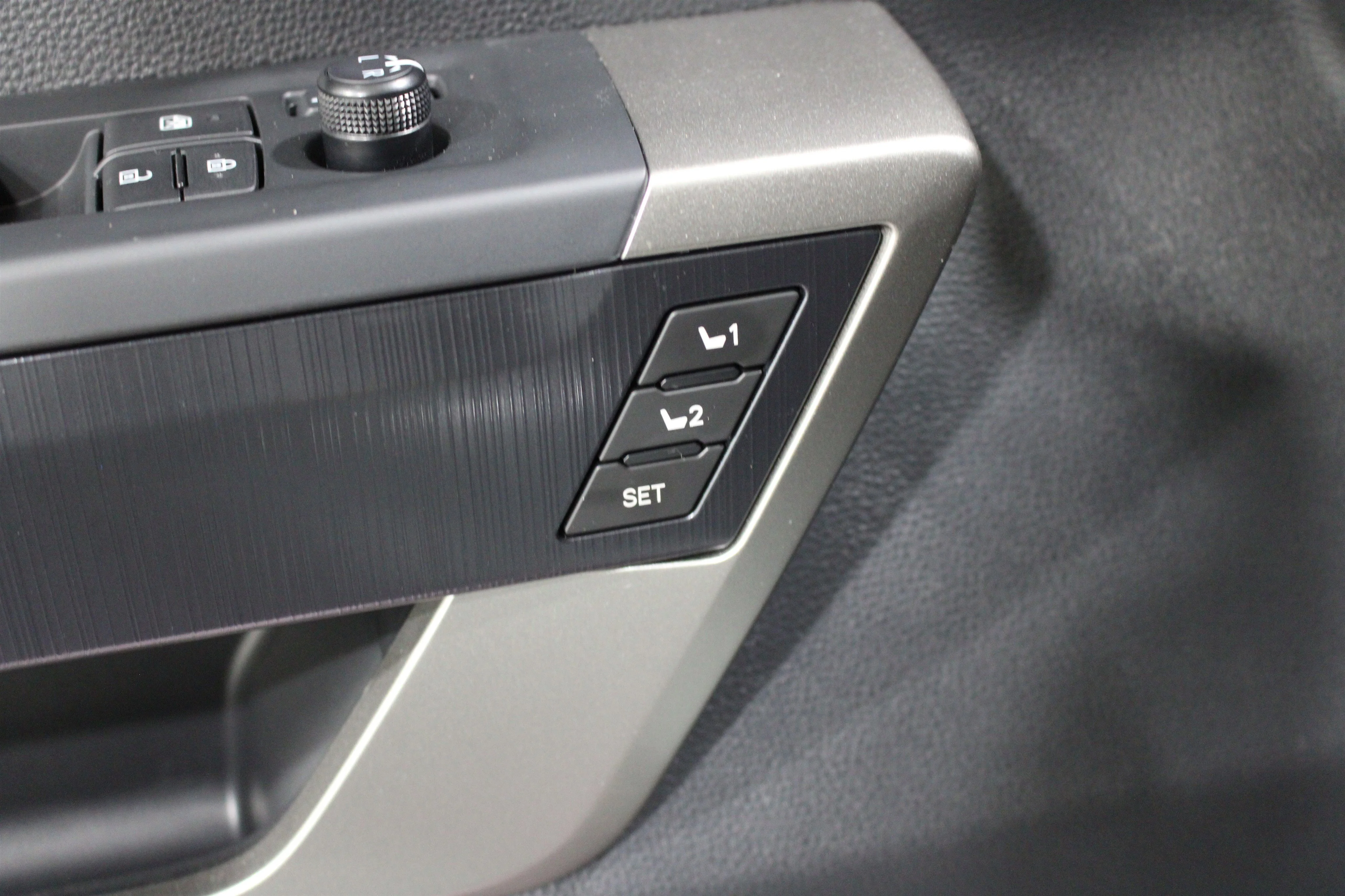 2026 Toyota Sequoia Platinum - Photo 6