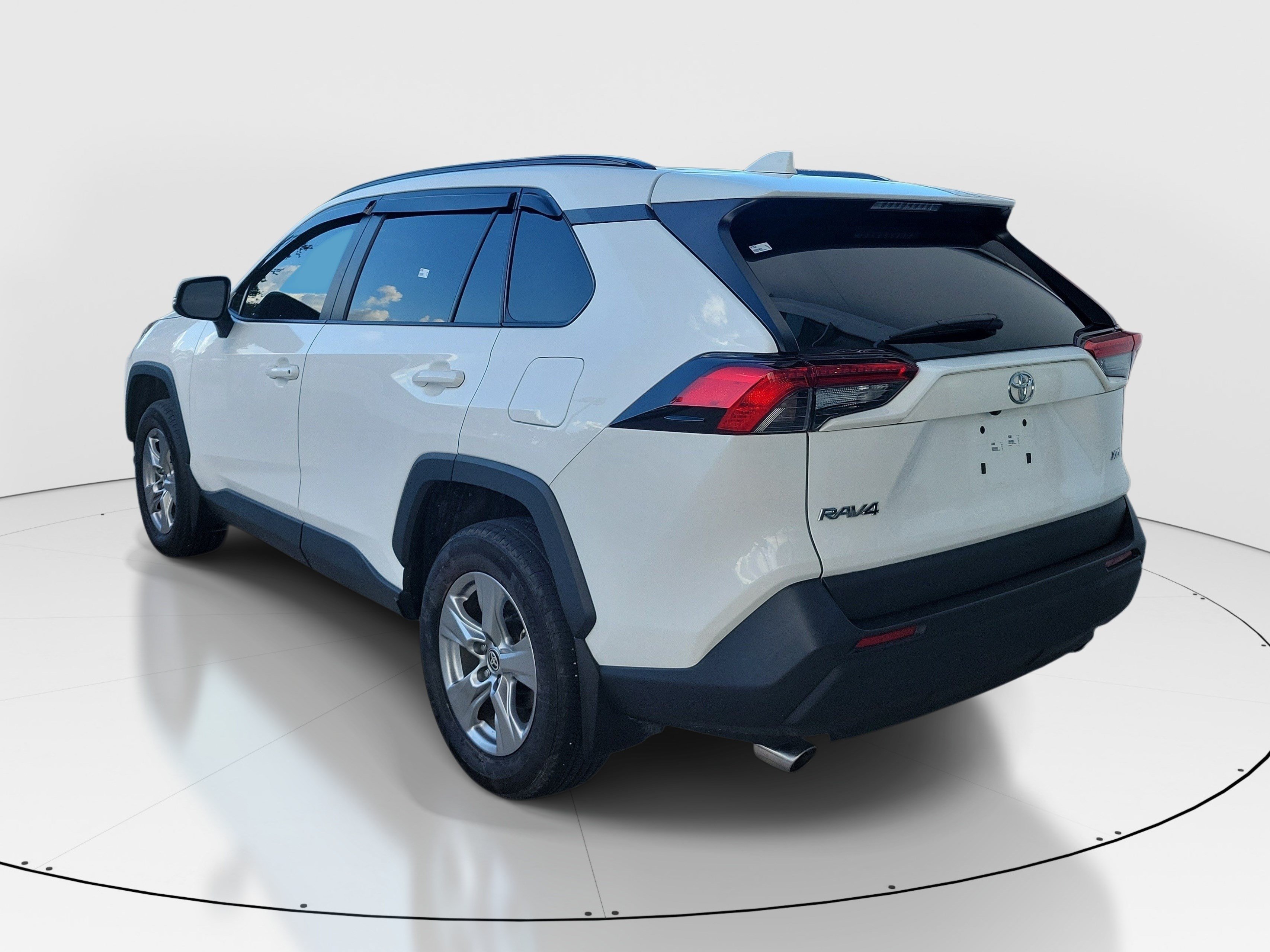 Used 2024 Ice Toyota XLE image 5