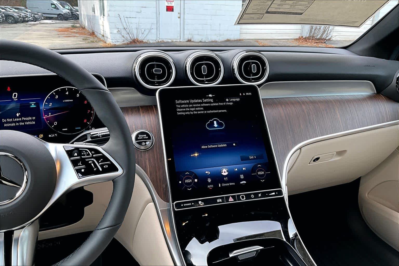 Used 2026 Verde Silver Metallic Mercedes-Benz GLC 300 image 9
