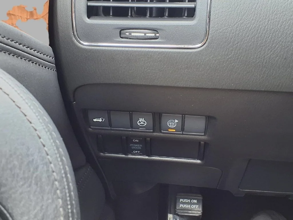 Used 2024 Silver Nissan SL image 18