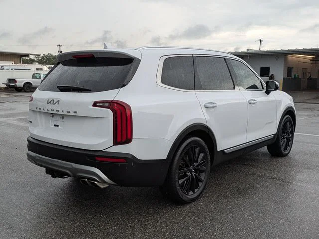 Used 2022 White Pearl Kia SX image 3
