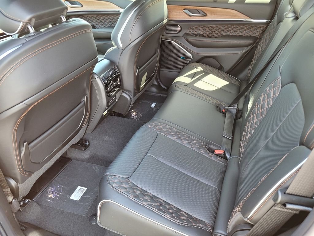 New 2026 Baltic Gray Metallic Clear-Coat Exterior Paint Jeep Summit image 6