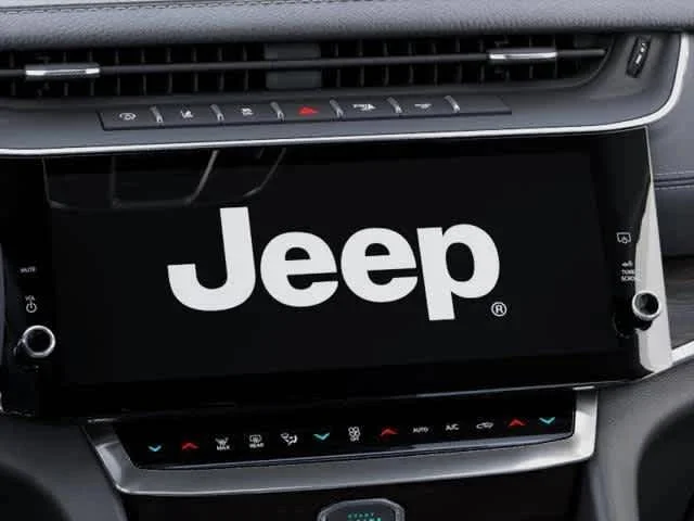 New 2026 Bright White Clear-Coat Exterior Paint Jeep Laredo Altitude image 9