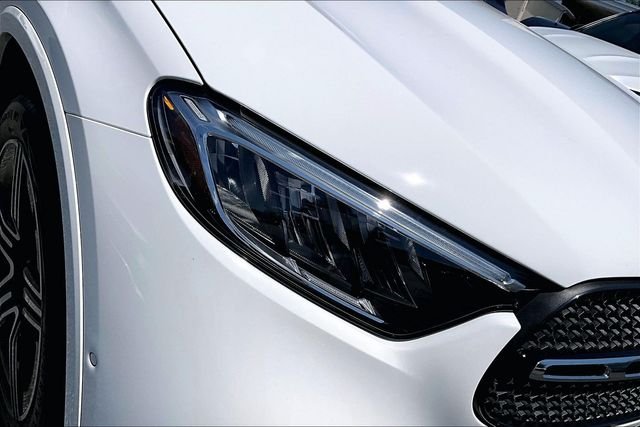 Certified Used 2024 White Mercedes-Benz GLC 300 image 24