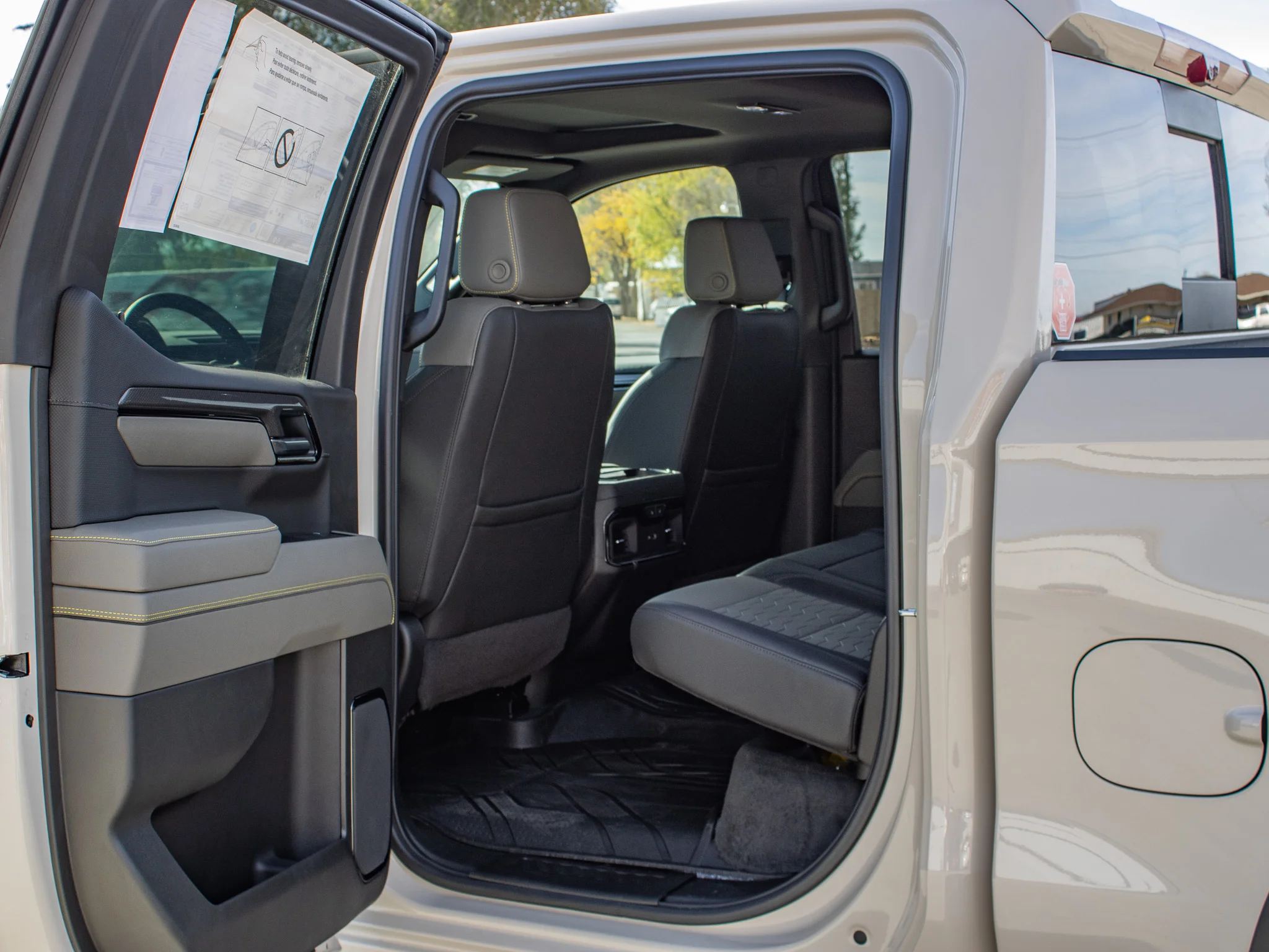 2026 Chevrolet Silverado 1500 ZR2 - Photo 14