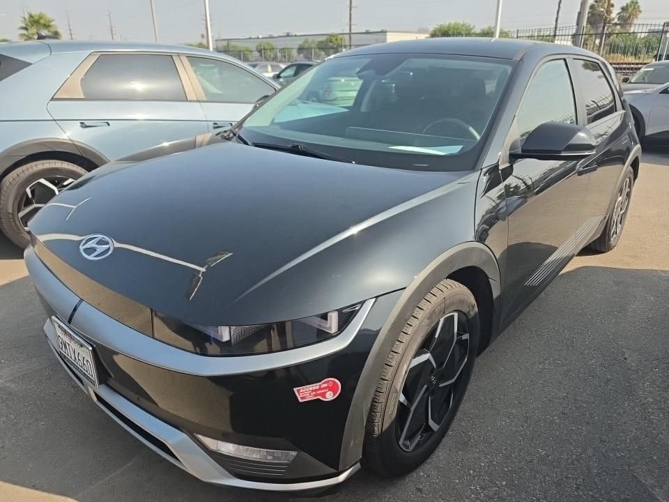 Used 2024 Black Hyundai SEL image 1
