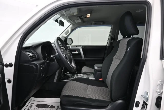 Used 2019 Super White Toyota SR5 image 9