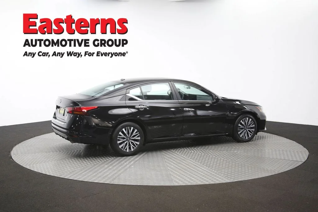 Used 2023 Black Nissan 2.5 SV image 43