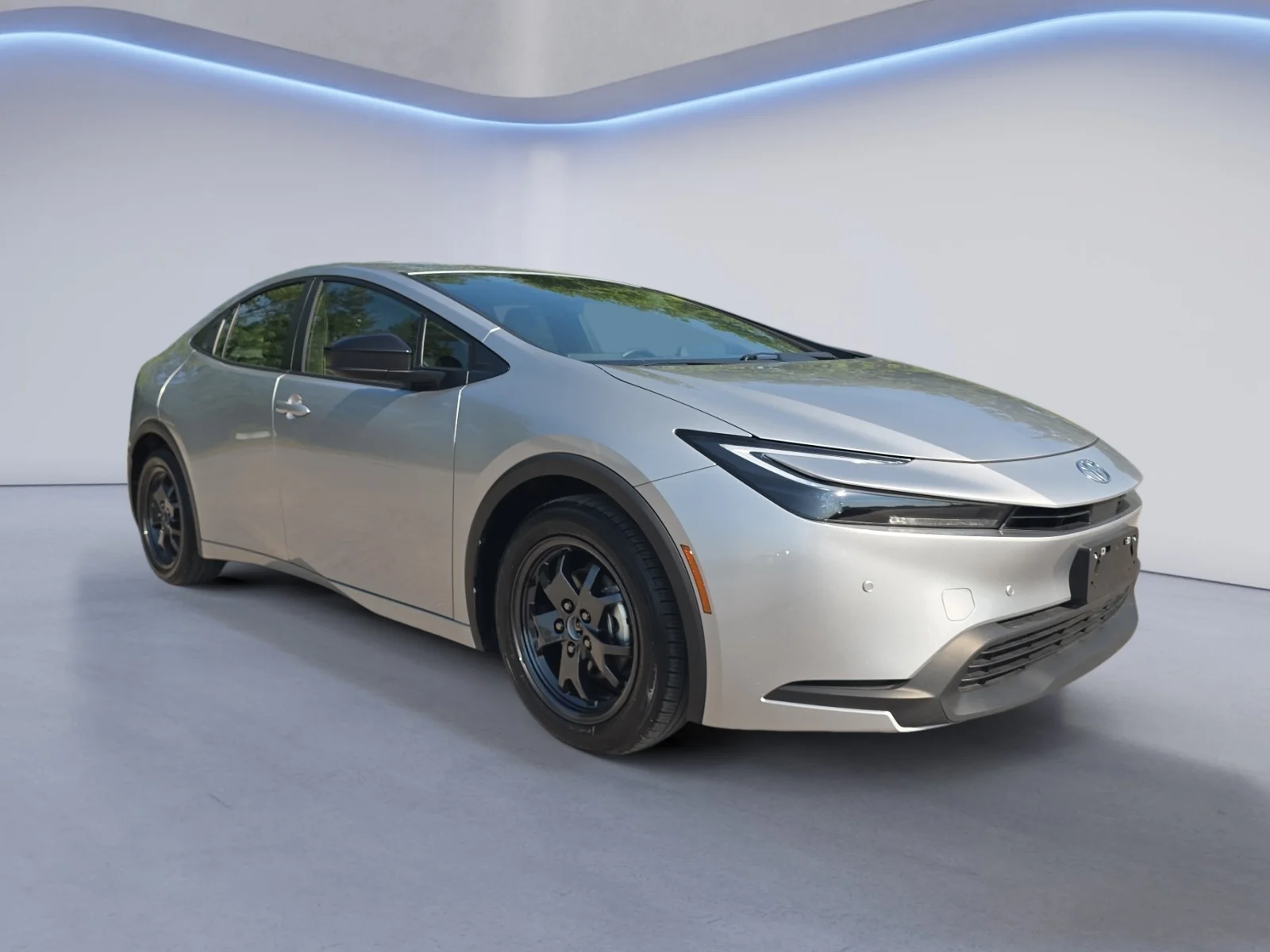 2025 Toyota Prius LE - Photo 8