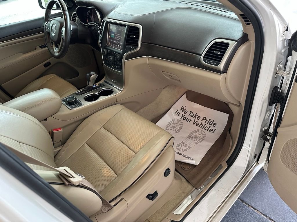 Used 2017 White Jeep Overland image 36