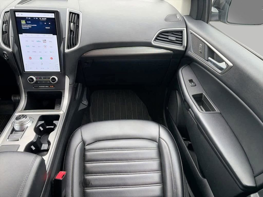 Used 2022  Ford SEL image 13