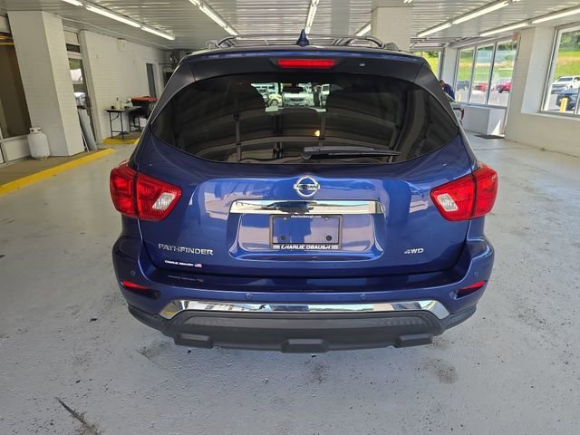 Used 2019 Blue Nissan S image 4