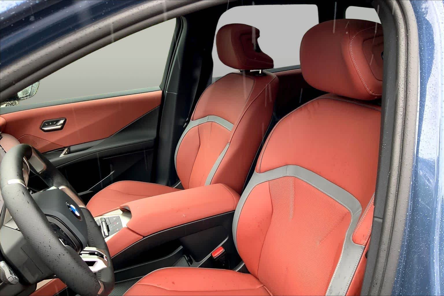 New 2027 Ocean Wave Blue Metallic BMW 50 xDrive image 9