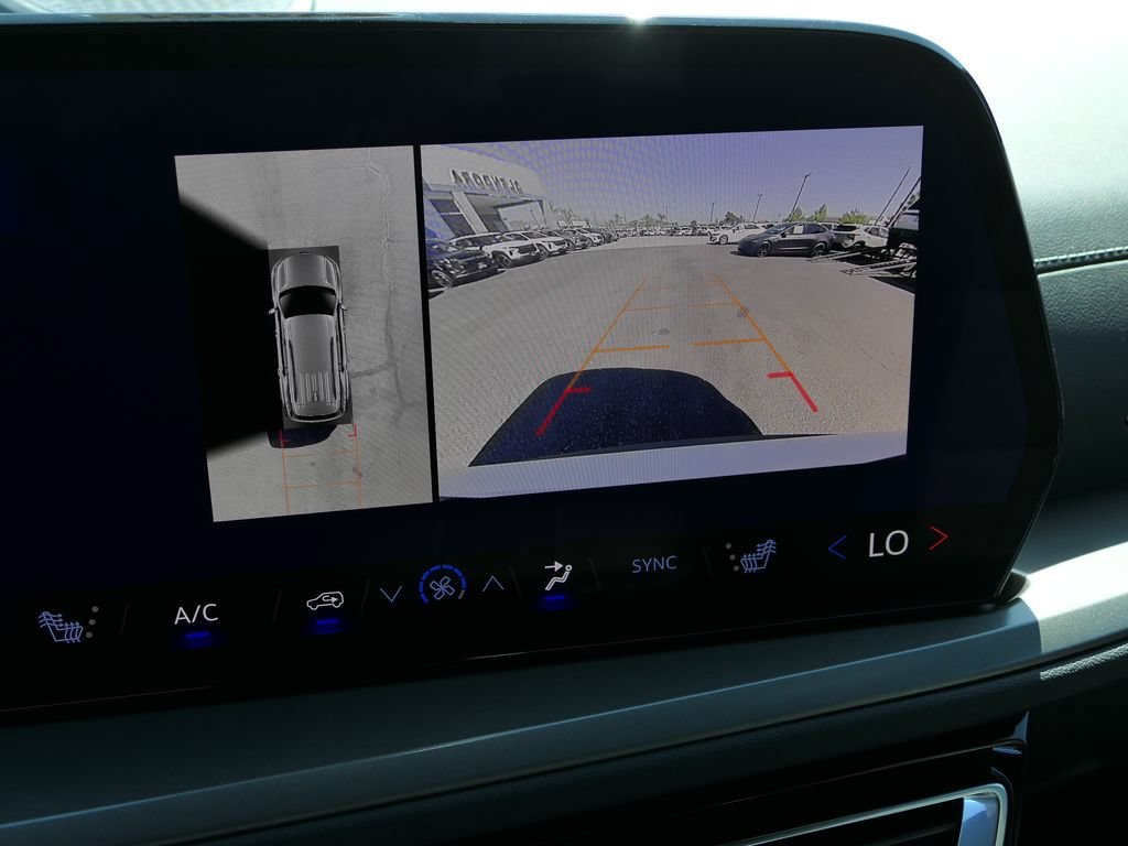2027 Chevrolet Traverse LT - Photo 20