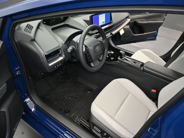 2026 Toyota Prius XLE - Photo 4