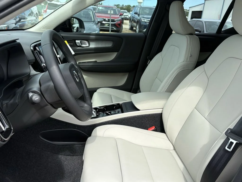 New 2026 Crystal White Volvo Plus image 13