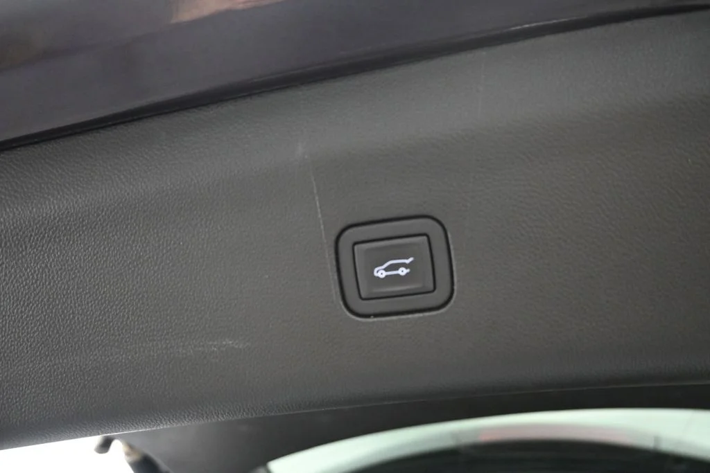 Used 2024 Red Buick Avenir image 14