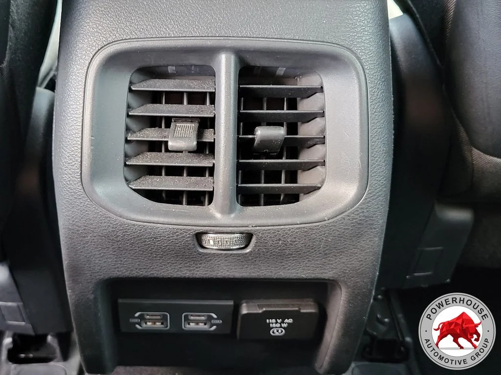 Used 2022 White Jeep Latitude Lux image 18
