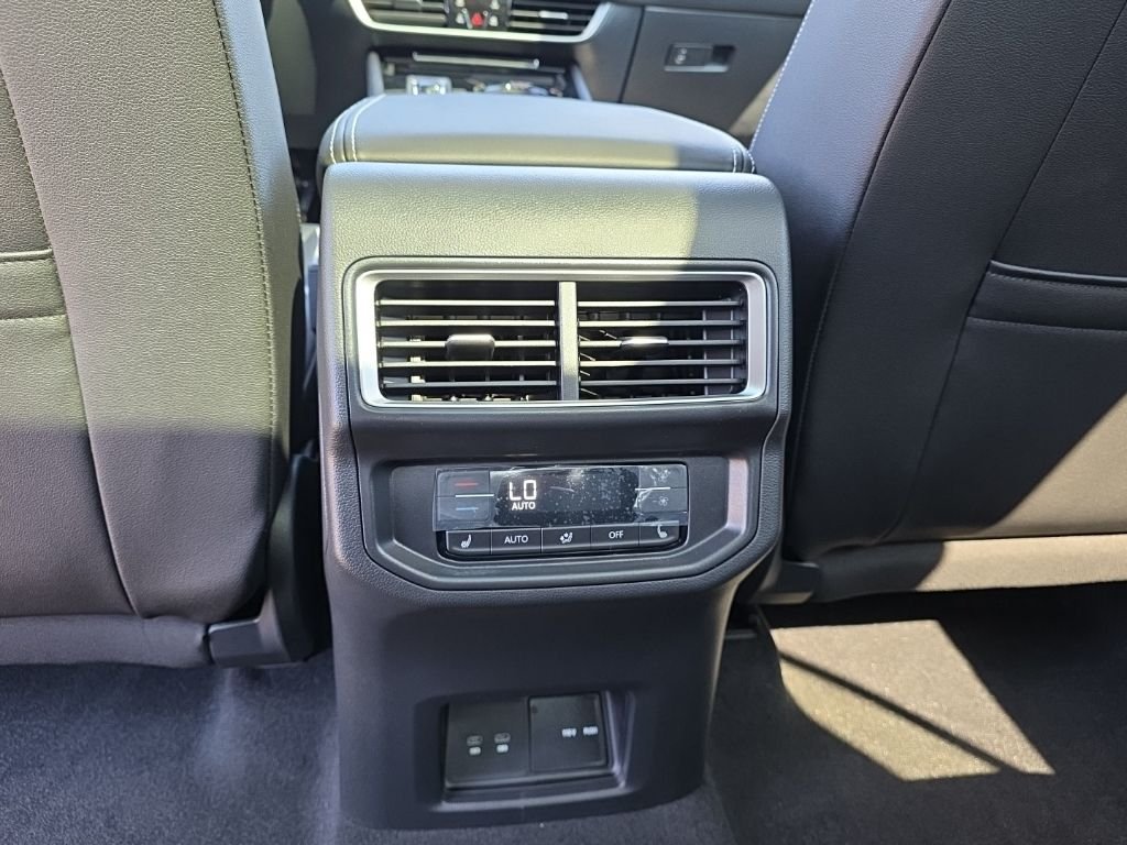 2026 Volkswagen Atlas SEL Premium R-Line - Photo 33