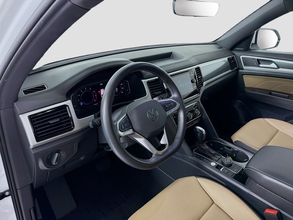 Used 2022 Pure White Volkswagen 3.6L V6 SE w/Technology 4MOTION image 9