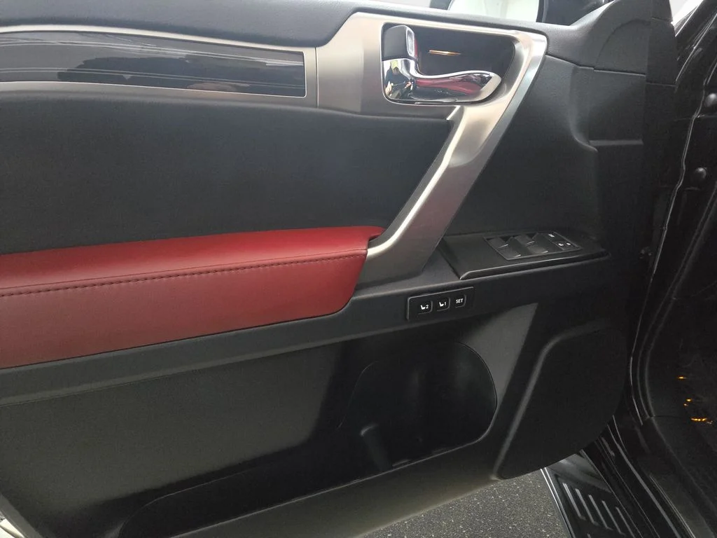 Certified Used 2022 Black Lexus 460 image 31