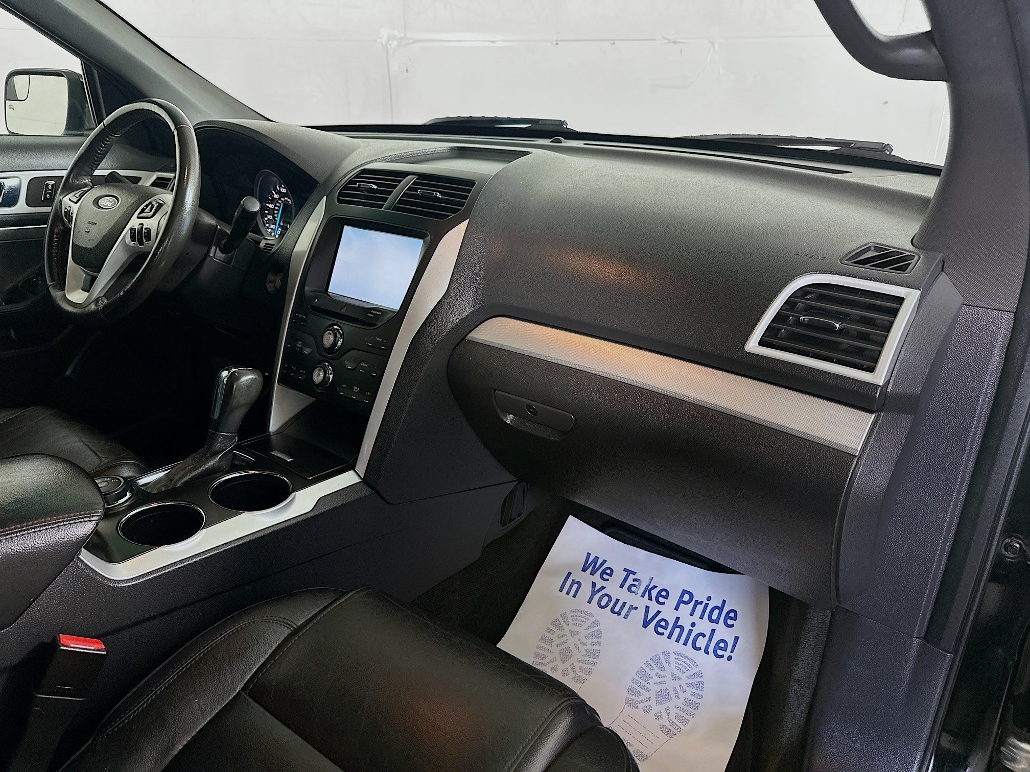 Used 2011 Black Ford XLT image 30