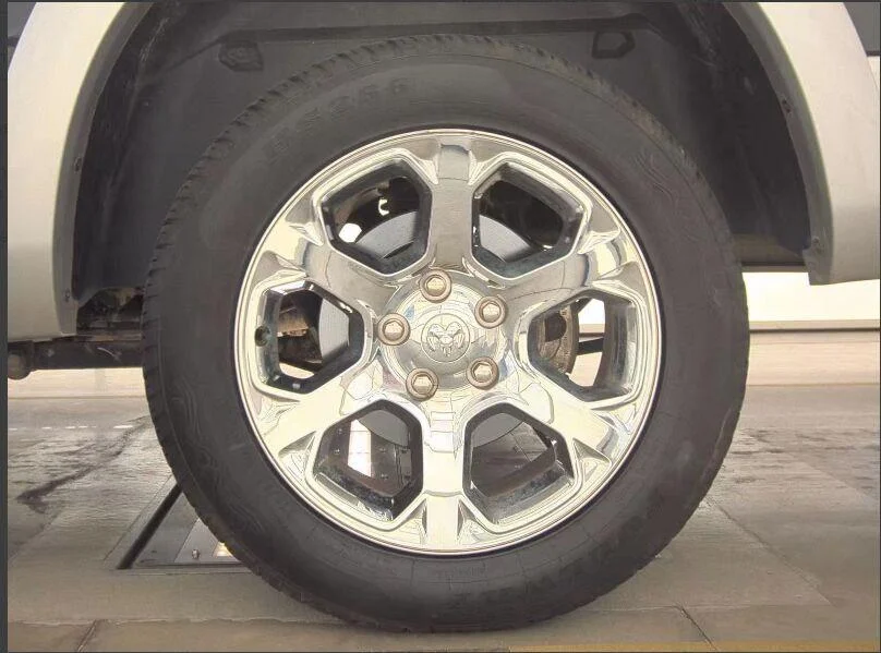 Used 2017 Brilliant Black Crystal Pearlcoat Ram Laramie image 11