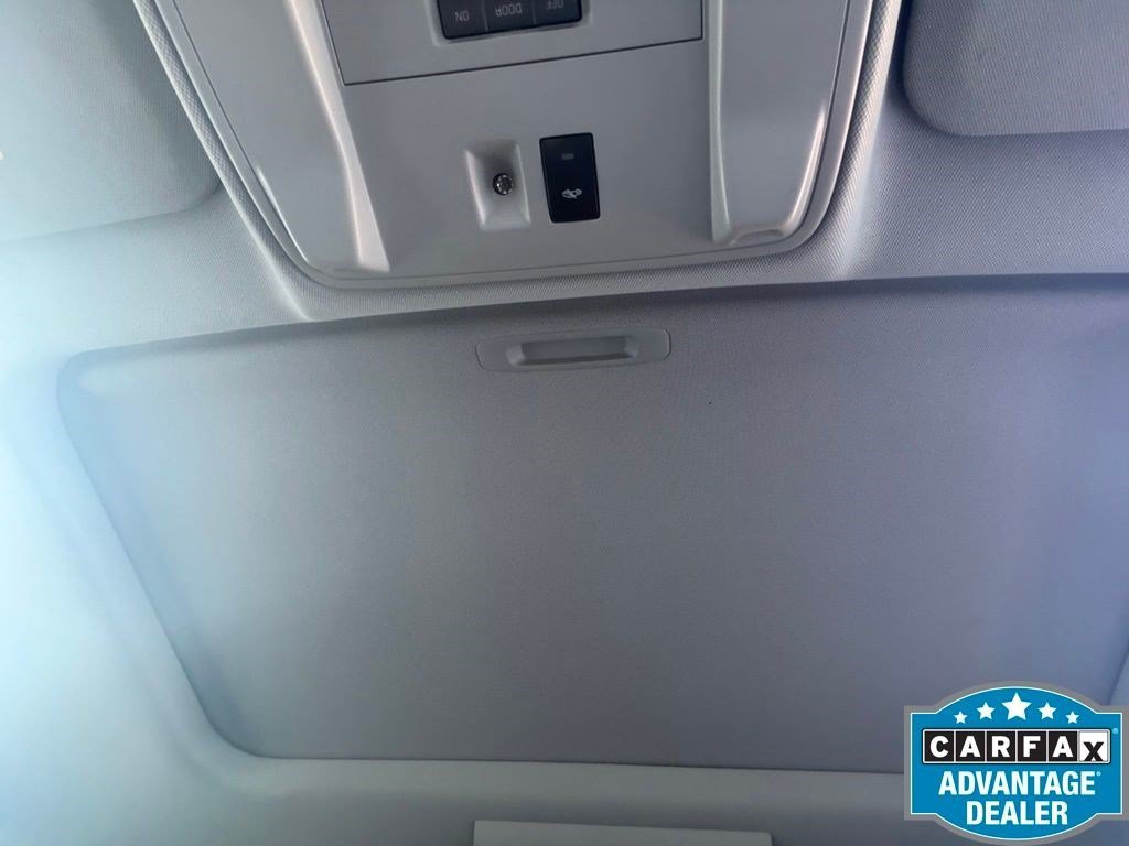Used 2018 IRIDIUM METALLIC GMC Denali image 21