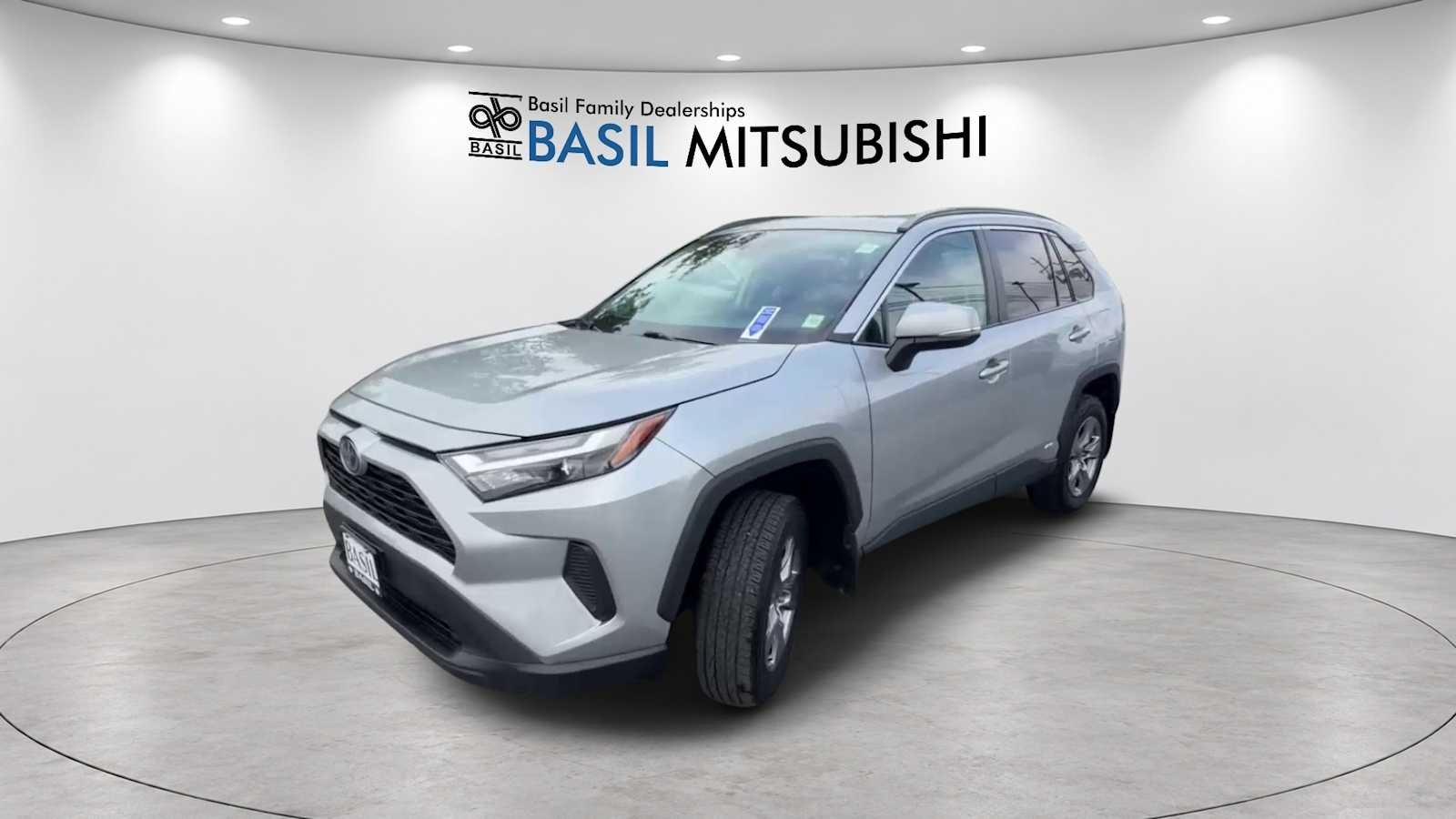 Used 2024 Silver Sky Metallic Toyota Hybrid XLE image 3