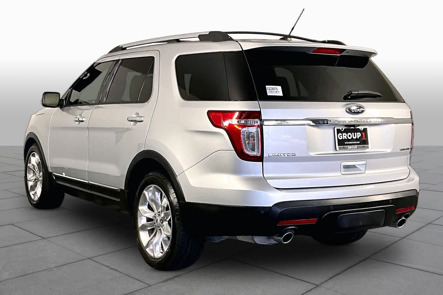 Used 2014 Ingot Silver Metallic Ford Limited image 12