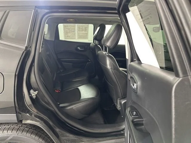 Used 2021 Black Jeep Altitude image 28