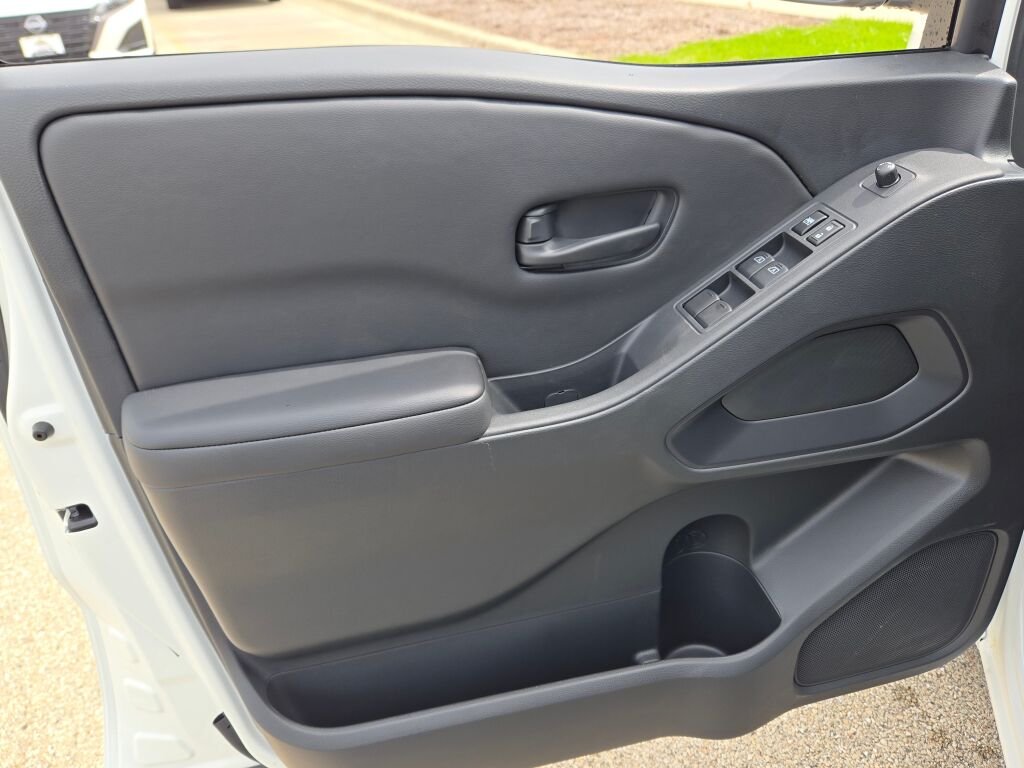 New 2026 Glacier White Nissan Crew Cab SV image 20