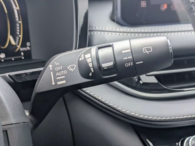 Used 2027 Gray INFINITI LUXE image 30