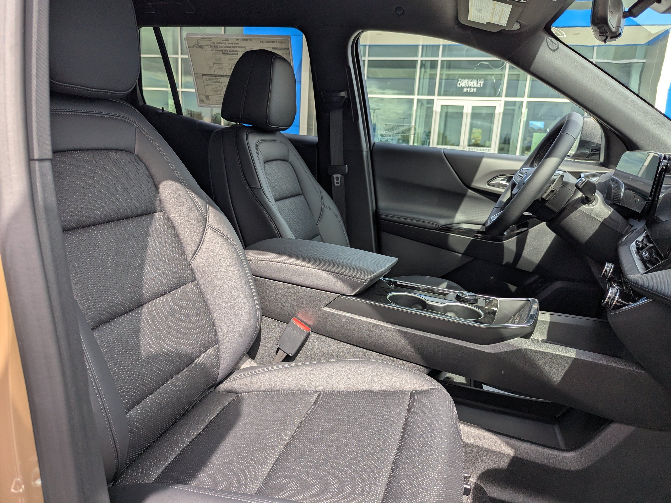 2027 Chevrolet Equinox LT - Photo 42