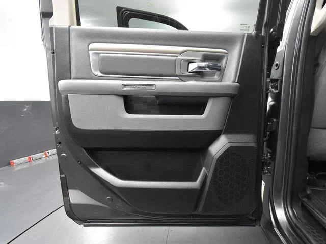 2017 RAM Ram 1500 Pickup SLT - Photo 28