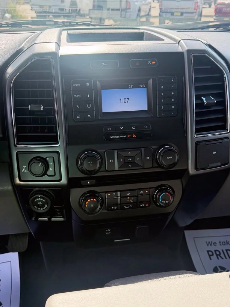 Used 2018 Blue Ford XL image 14