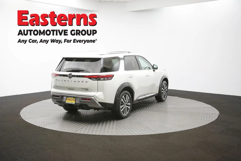 Used 2022 White Nissan Platinum image 44