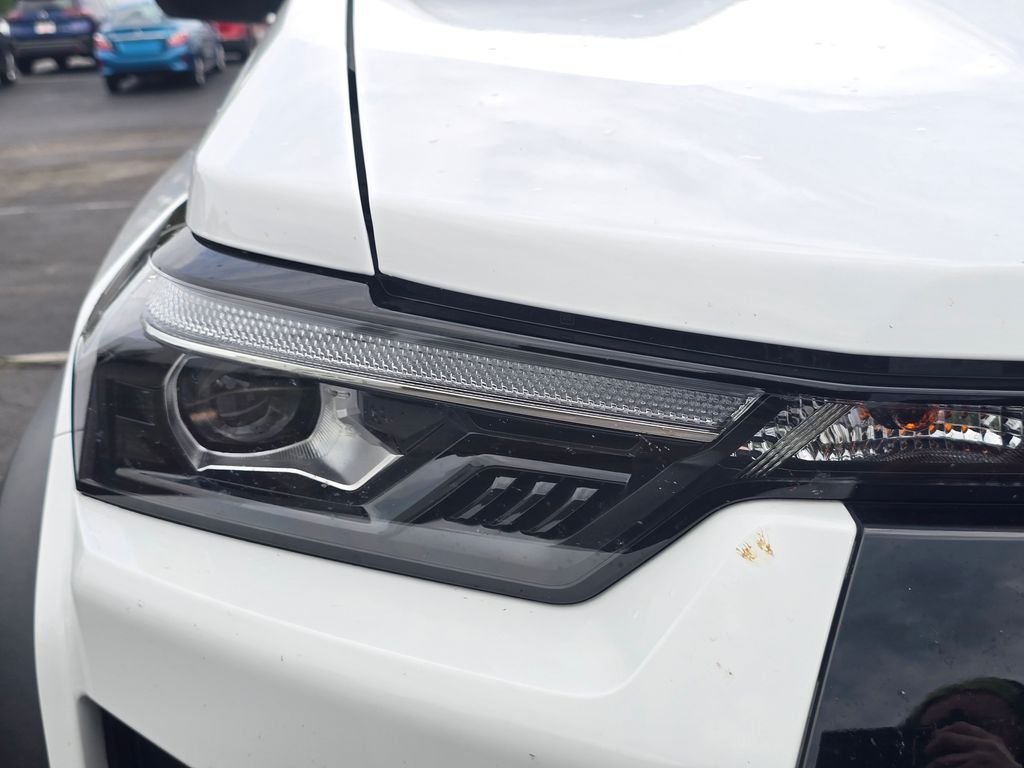 Used 2024 White Chevrolet ZR2 image 22