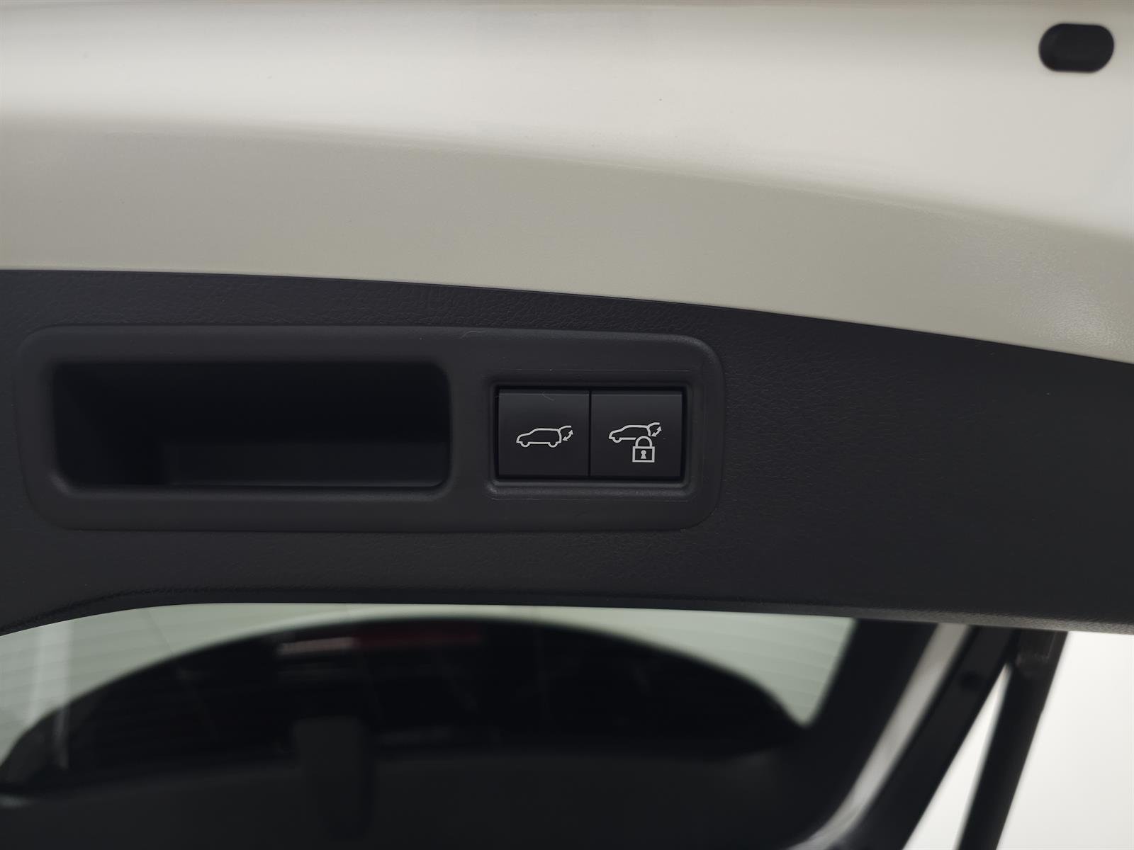 Certified Used 2024 White Lexus PREMIUM PLUS image 9