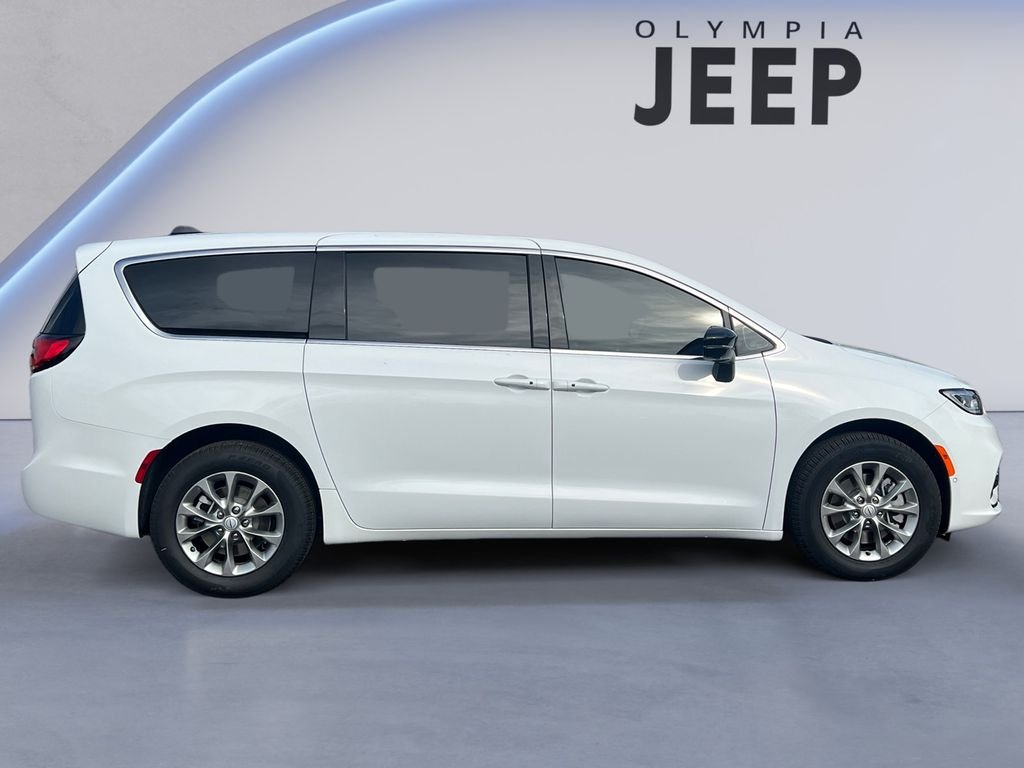 2026 Chrysler Pacifica Select - Photo 6