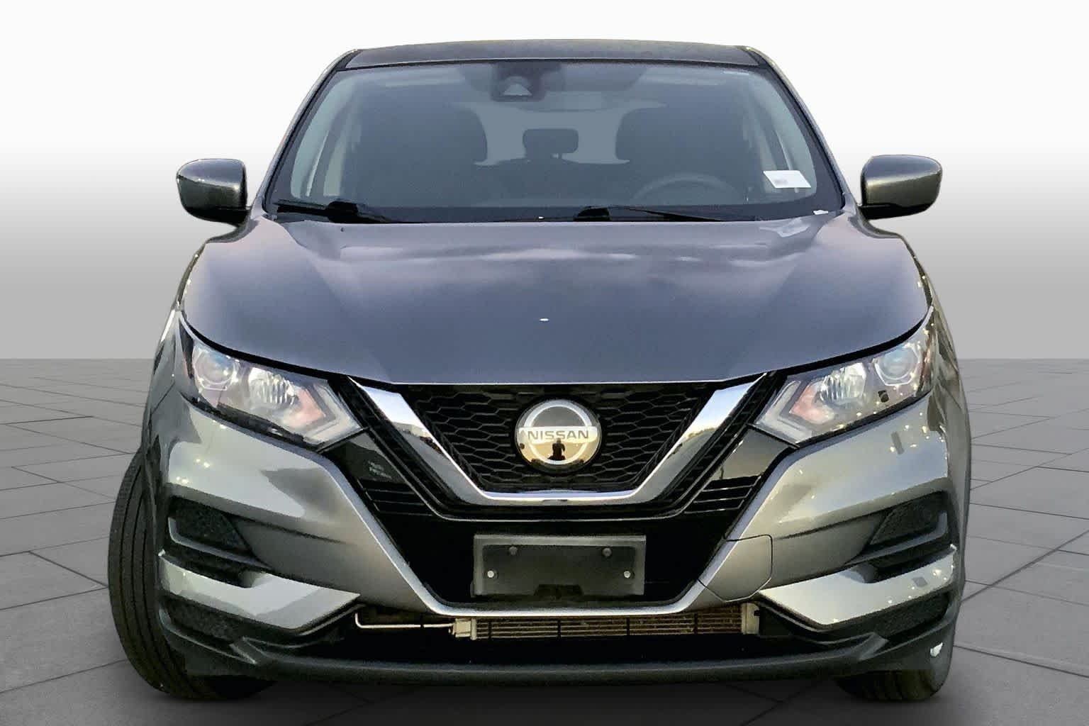 Used 2022 Gun Metallic Nissan S image 4