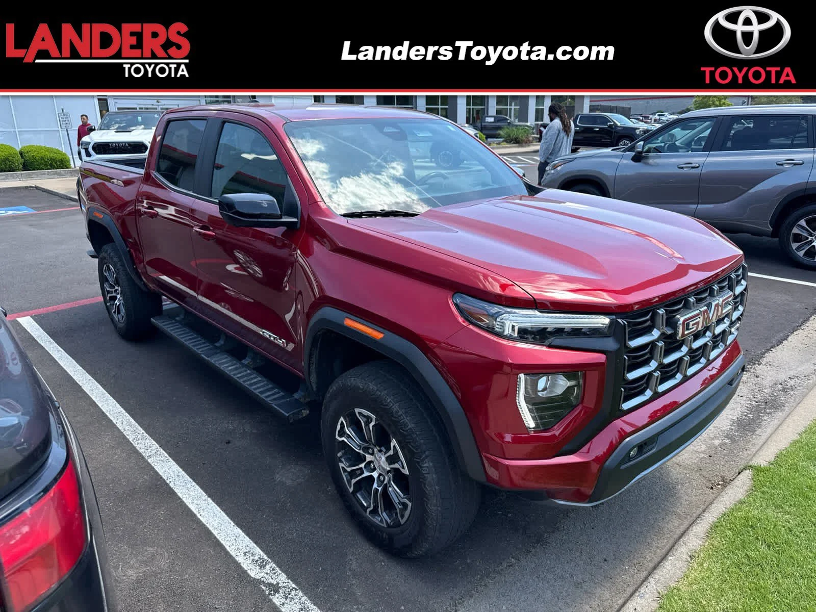 2023 GMC Canyon 4WD AT4 Crew Cab Short Box's photo