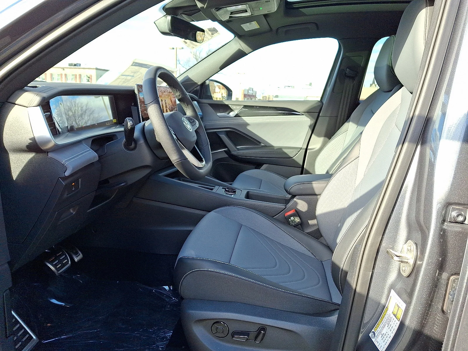 2026 Volkswagen Tiguan SE R-LINE BLACK - Photo 10
