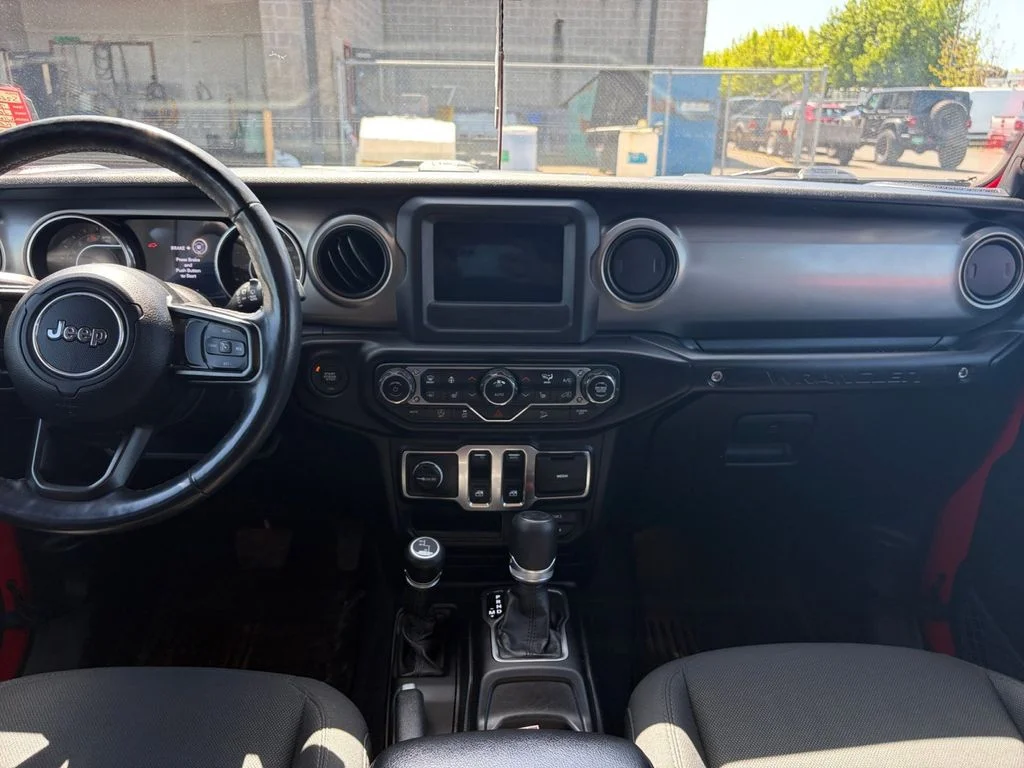 Used 2019 Red Jeep Sport S image 12