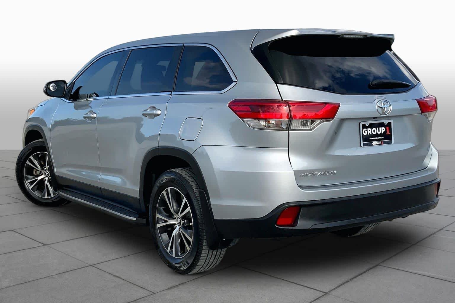Used 2019 Celestial Silver Metallic Toyota LE image 12